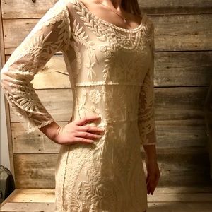 Off White Quarter-Sleeve dress